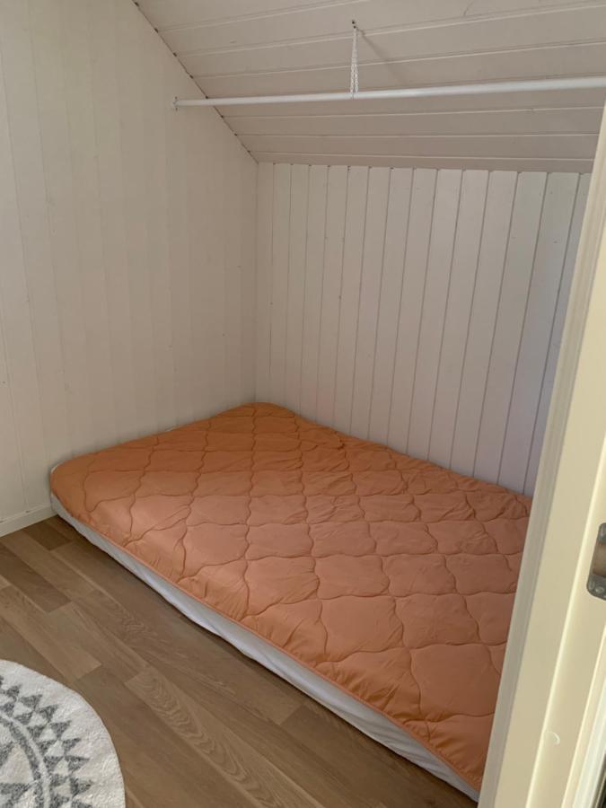 Sjarmerende Gjestehus Med Stor Hage I Sandvika Exterior foto